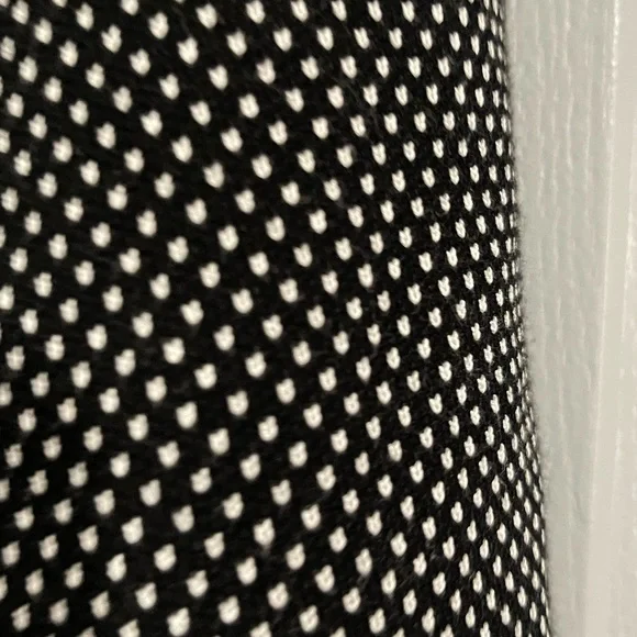 Adrianna Papell Black and White Knit Top size M - Picture 3 of 7